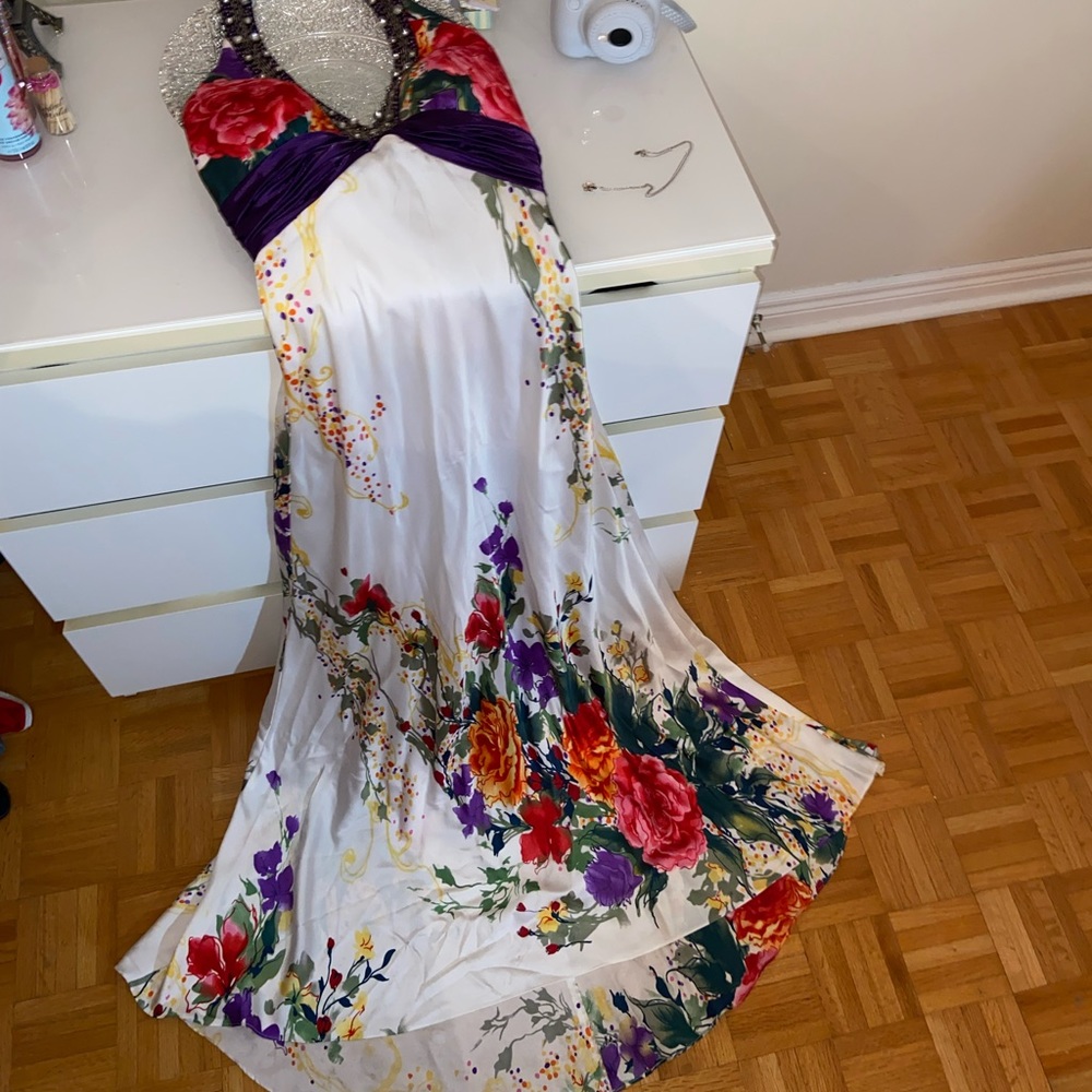 Chicas dress (prom, graduation, wedding guest etc)